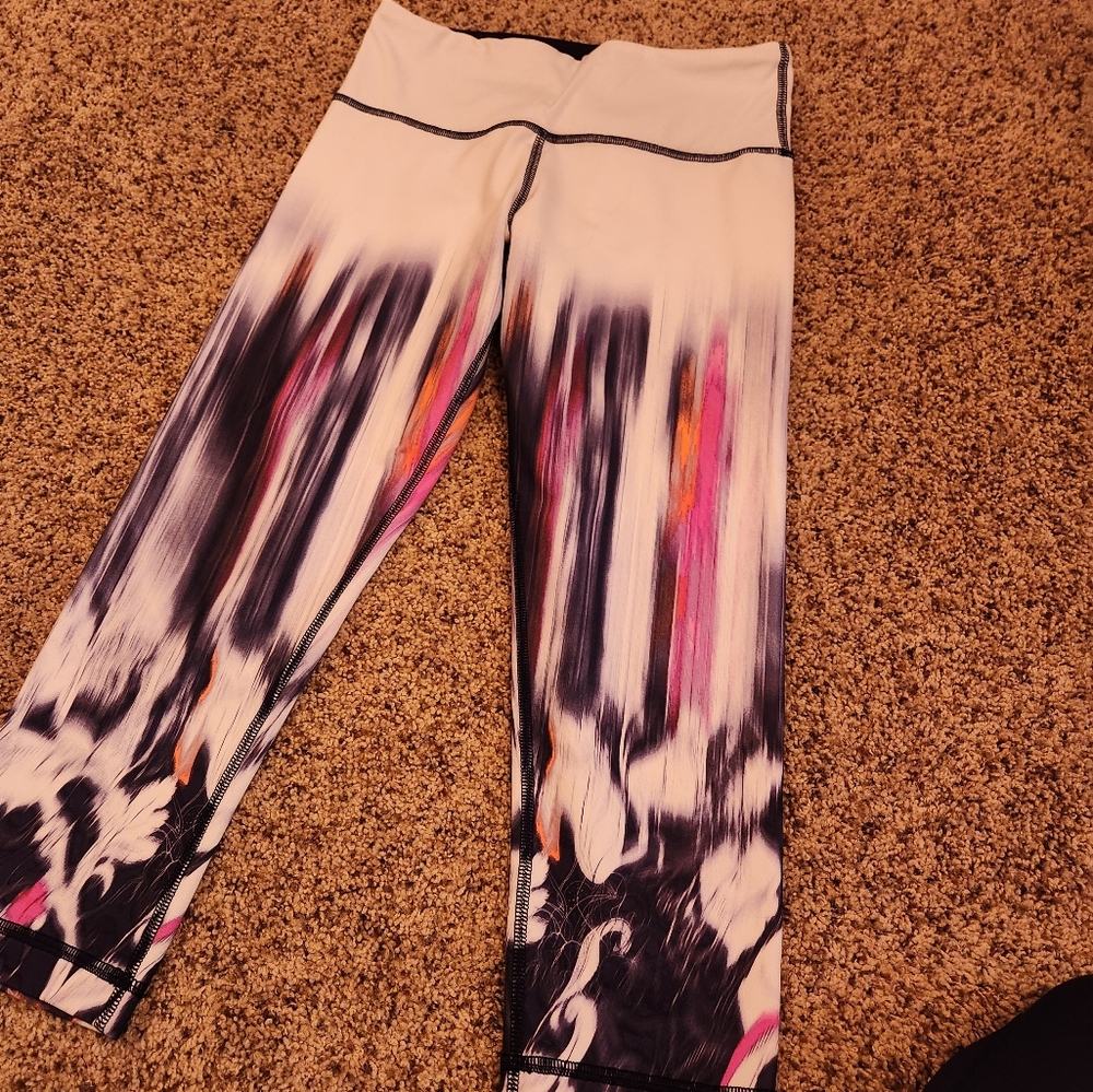 Lululemon - Picture 4 of 4